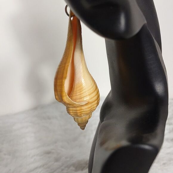 Natural Conch Shell Dangling Earrings - Picture 2 of 5